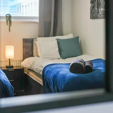 Apartment Maxstays - Cozy Leeds Centre 2 Bed - Steps From First Direct Arena - Free Parking *