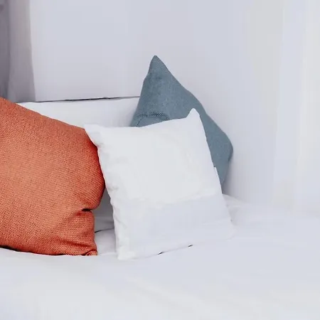 Apartment Maxstays - Cozy Leeds Centre 2 Bed - Steps From First Direct Arena - Free Parking