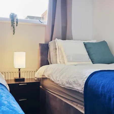 Maxstays - Cozy Leeds Centre 2 Bed - Steps From First Direct Arena - Free Parking *